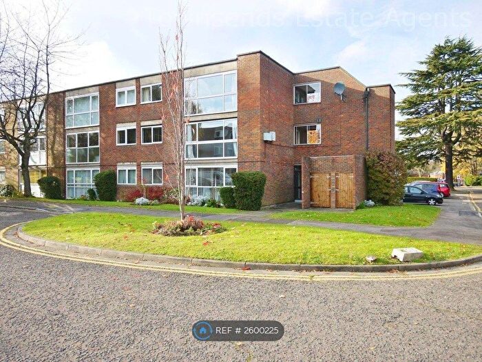 2 Bedroom Flat To Rent In Hawkesworth Close, Northwood, HA6