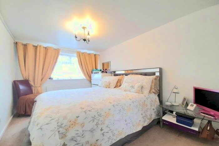 2 Bedroom Maisonette To Rent In Ormonde, Milton Keynes, MK14
