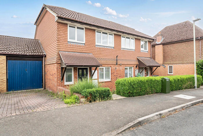 3 Bedroom Semi-Detached House To Rent In Broad Hinton, Twyford, Reading, Berkshire, RG10