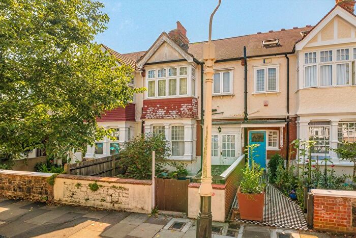 3 Bedroom Property For Sale In Bernard Avenue, West Ealing, W13