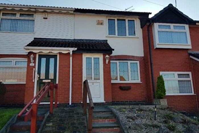 2 Bedroom Town House To Rent In St Marks Street, Dukinfield, SK16