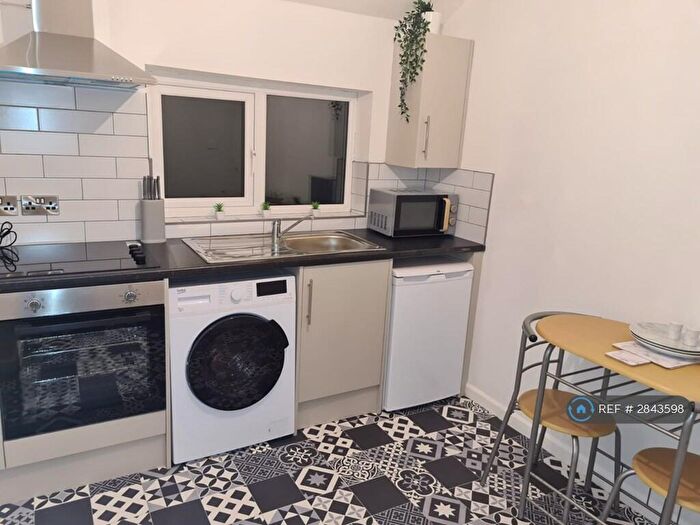 1 Bedroom Flat To Rent In Birchwood Avenue, Long Eaton, Nottingham, NG10