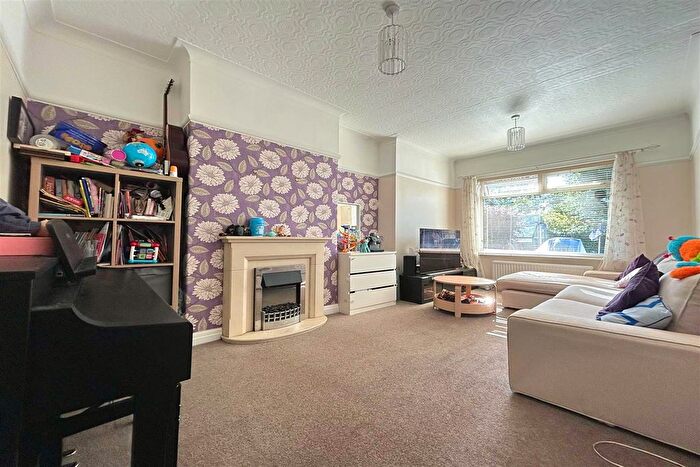 3 Bedroom Semi-detached House For Sale In Warwick Drive, Sale, M33