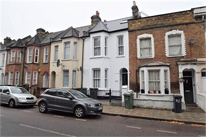 3 Bedroom Flat To Rent In Shakespeare Road, Herne Hill, SE24