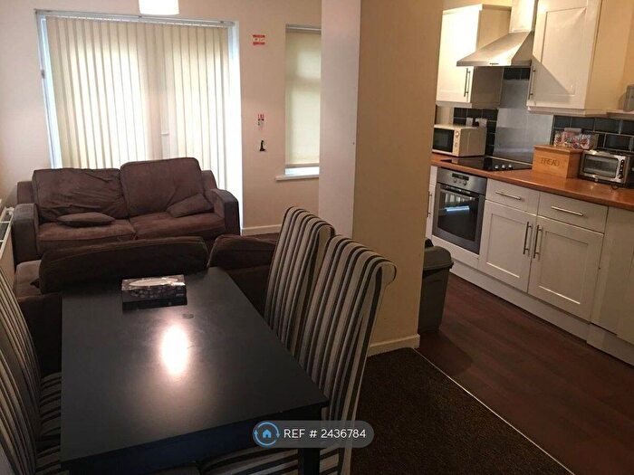 4 Bedroom Semi-Detached House To Rent In Mornington Crescent, Manchester, M14