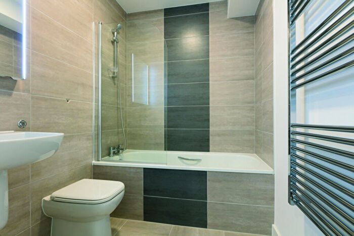 1 Bedroom Flat To Rent In Baryta House, Victoria Avenue, Southend On Sea, Essex, SS2