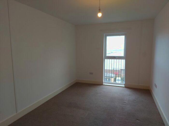 2 Bedroom Flat To Rent In Osprey Court, Peregrine Close, Hemel Hempstead, HP2