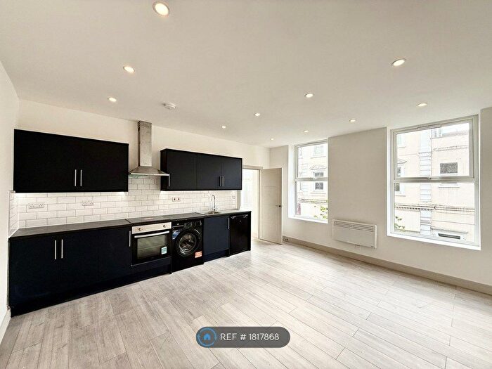 2 Bedroom Flat To Rent In Camberwell Church Street, London, SE5