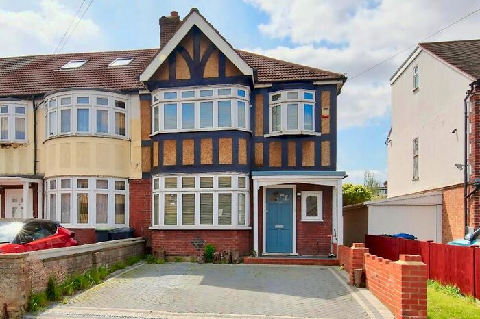 3 Bedroom End Of Terrace House To Rent In Martin Way, Morden, SM4