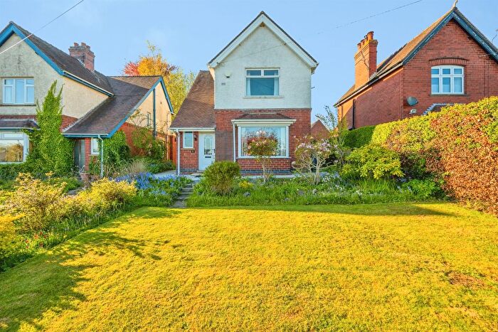 2 Bedroom Detached House For Sale In The Green Road, Ashbourne, DE6