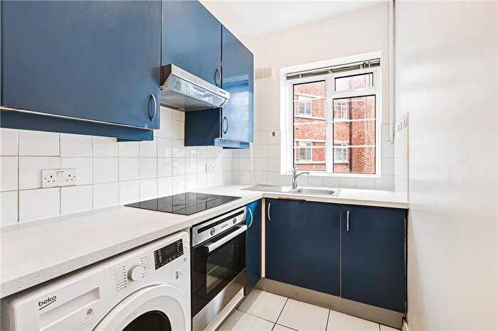 3 Bedroom Flat To Rent In West Kensington Court, Edith Villas, London, W14