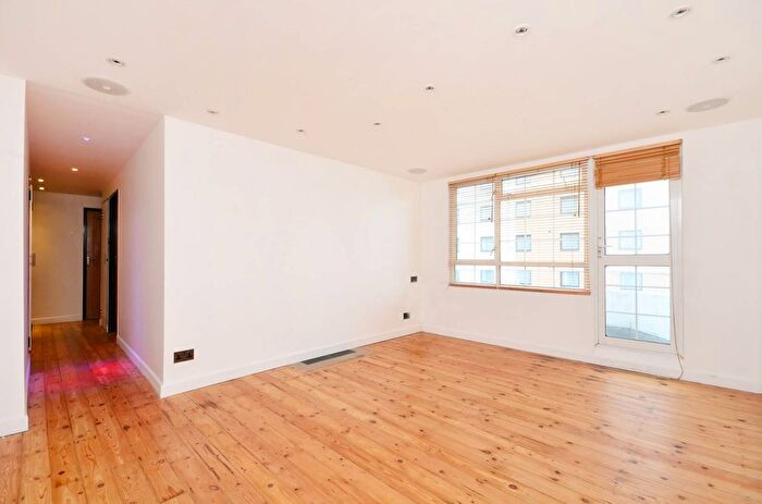 2 Bedroom Flat To Rent In Uxbridge Road, Ealing Broadway, London, W5