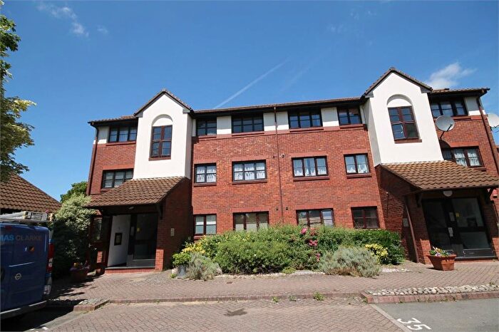 2 Bedroom Apartment For Sale In Violet Close, Wallington, SM6