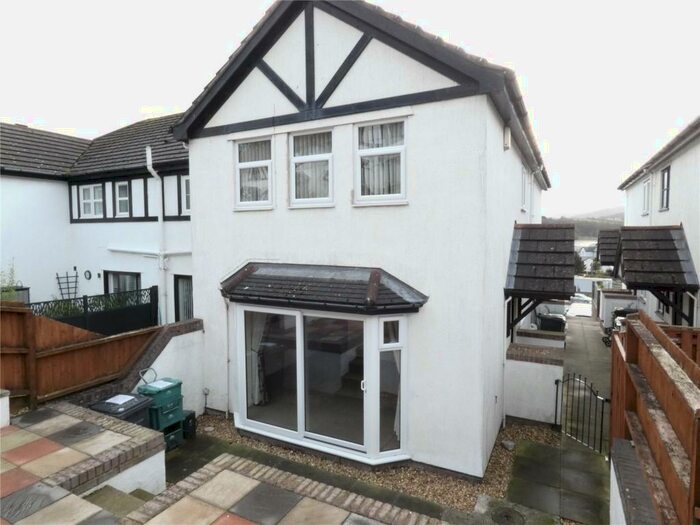 2 Bedroom End Of Terrace House To Rent In Lon Vardre, Deganwy, Conwy, LL31