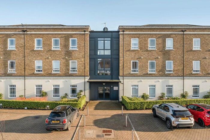 2 Bedroom Apartment For Sale In Marling Place, Terlingham Gardens, Hawkinge, CT18