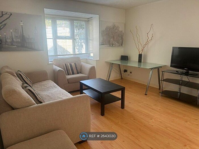 2 Bedroom Flat To Rent In Renoir Court, London, SE16