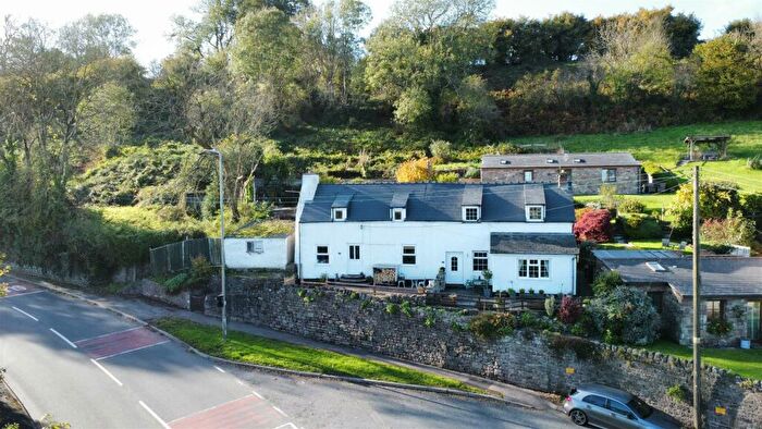 2 Bedroom Cottage For Sale In New Road, Littledean, Cinderford, GL14