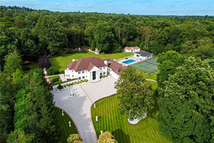 6 Bedroom Detached House For Sale In Byfleet Road, Cobham, KT11