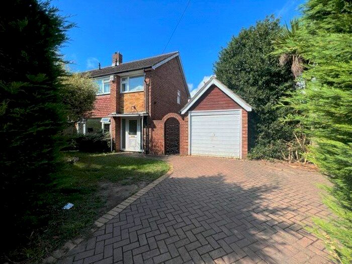 3 Bedroom Semi-Detached House To Rent In Rownhams Road, Southampton, Hampshire, SO16