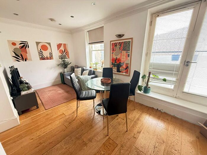 1 Bedroom Flat To Rent In Holloway Road, London, N7