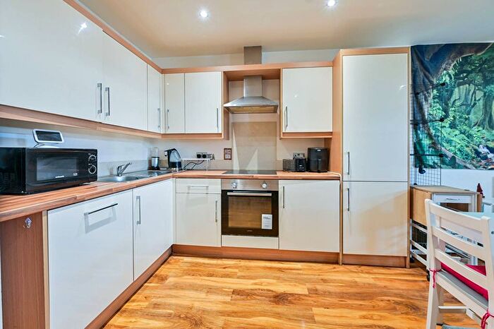 Studio To Rent In Walworth Road, Elephant And Castle, London, SE17