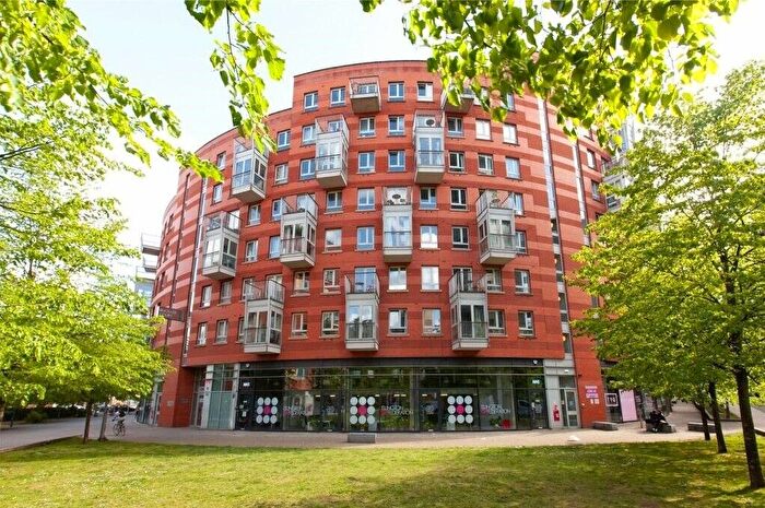 2 Bedroom Flat For Sale In Eden Grove, London, N7