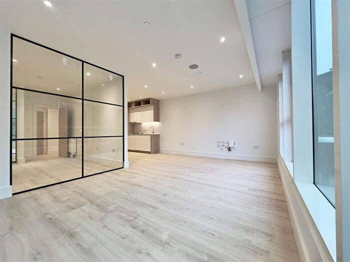 1 Bedroom Flat To Rent In Virginia House, Walton Street, Aylesbury, HP21