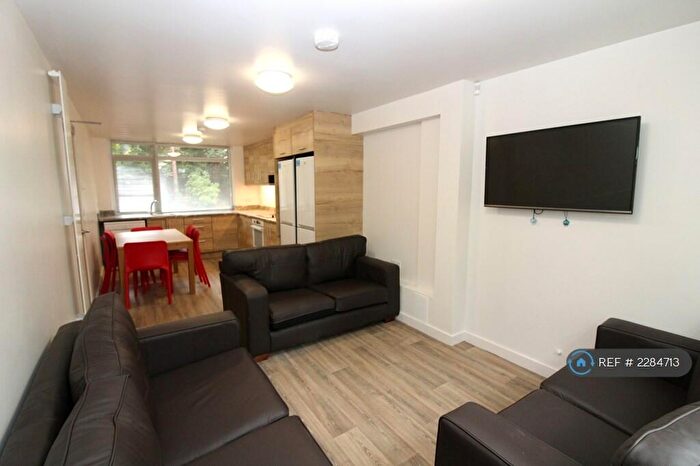 8 Bedroom Terraced House To Rent In Sparkford Close, Winchester, SO22