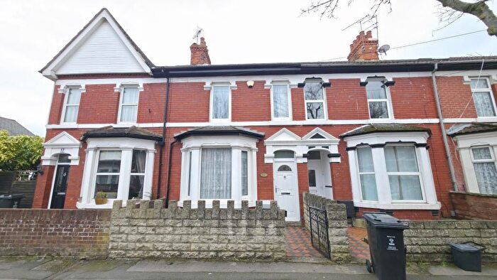 3 Bedroom Terraced House To Rent In York Road, Swindon, SN1