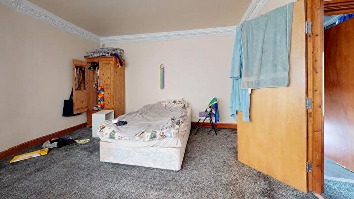 9 Bedroom Terraced House To Rent In Raven Road, Hyde Park, Leeds, LS6