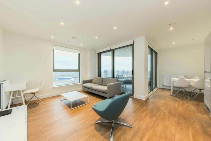 2 Bedroom Flat To Rent In Union Way, North Acton, NW10