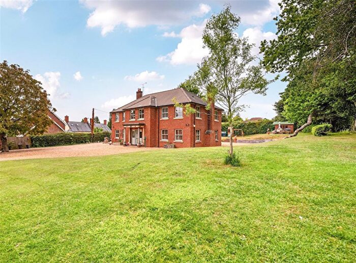 6 Bedroom Detached House For Sale In Whatley Drive, Pewsey, SN9