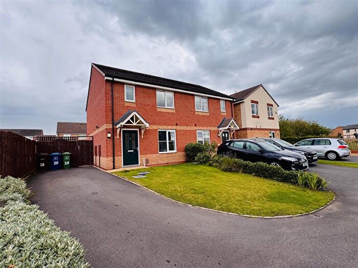 3 Bedroom House To Rent In Newbold, Stafford, ST16