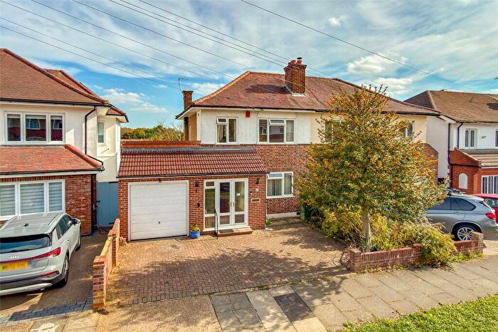 3 Bedroom Semi-Detached House For Sale In Queens Crescent, St. Albans, Hertfordshire, AL4