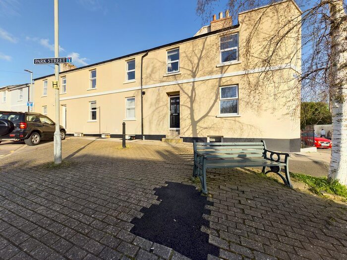 2 Bedroom Flat To Rent In Park Street, Cheltenham, Gloucestershire, GL50