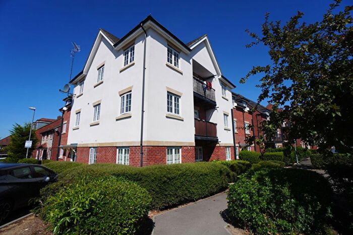 1 Bedroom Flat For Sale In Wellesbourne Crescent, High Wycombe, HP13