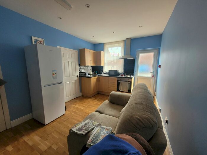 2 Bedroom Flat To Rent In Salisbury Road, Great Yarmouth, NR30