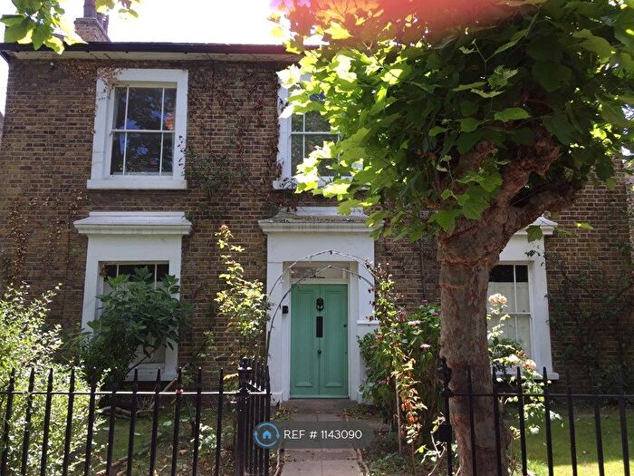 Studio To Rent In Love Walk, London, SE5