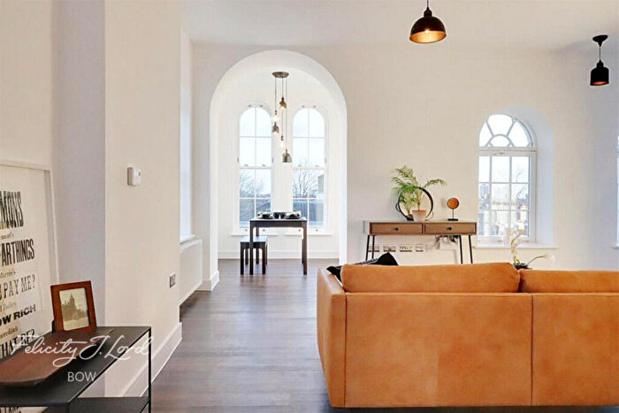 1 Bedroom Apartment For Sale In St Clements Avenue, London, E3