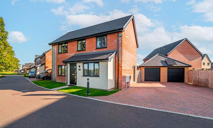 3 Bedroom Detached House For Sale In Lime Avenue, Oulton, NR32