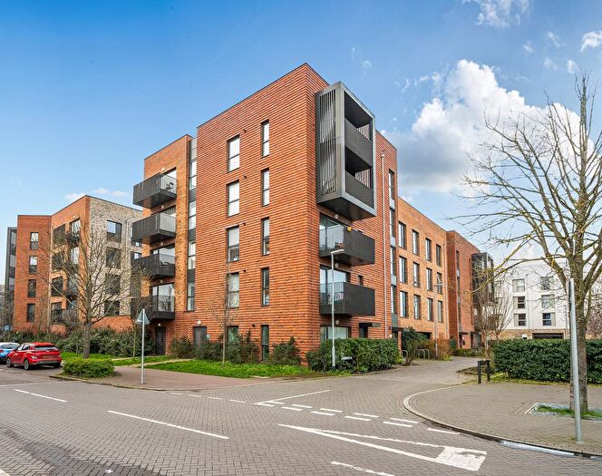 2 Bedroom Flat For Sale In Henty Close, Cambridge, CB2