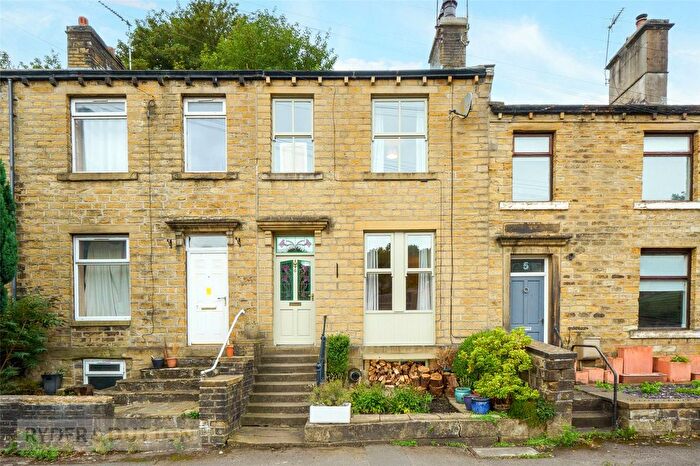 3 Bedroom Terraced House For Sale In Crimble Bank, Slaithwaite, Huddersfield, West Yorkshire, HD7
