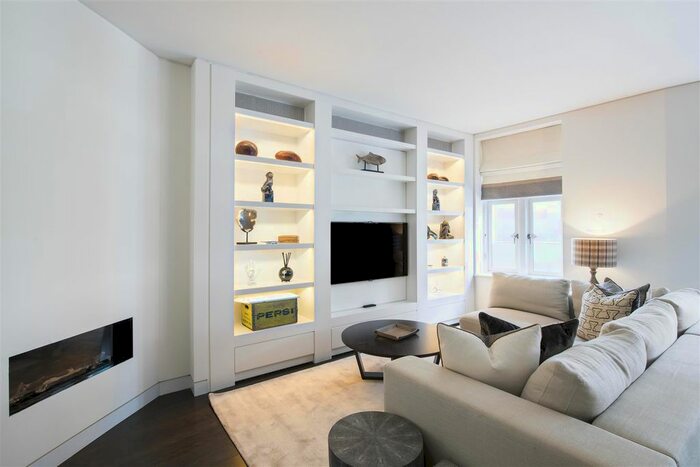2 Bedroom Flat To Rent In Binney Street, London, W1K