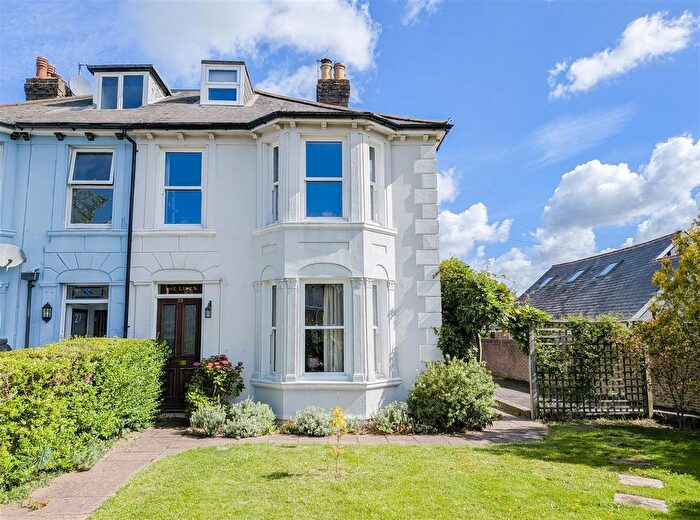 3 Bedroom Semi-Detached House For Sale In Framfield Road, Uckfield, TN22