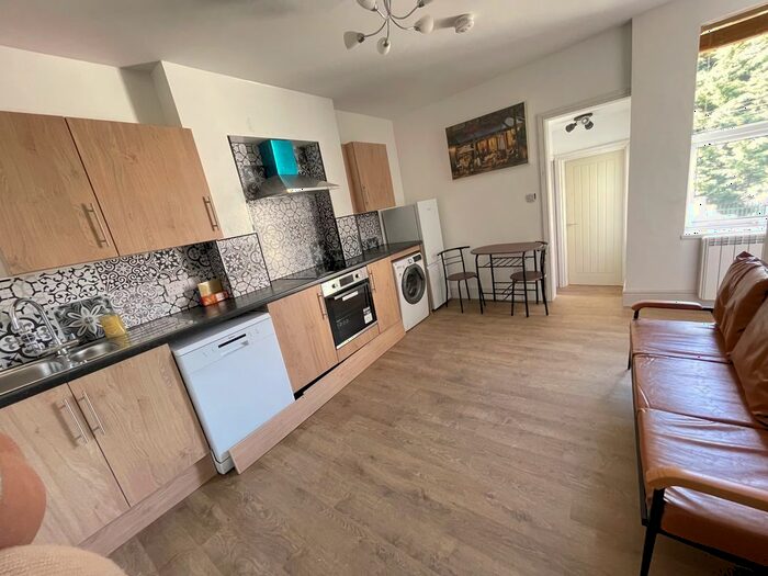 2 Bedroom Flat To Rent In Flat, Bennethorpe, Doncaster, South Yorkshire, DN2