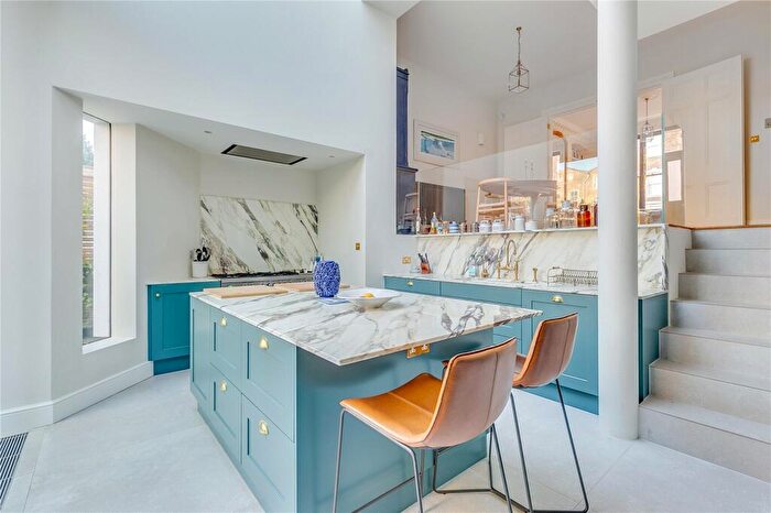 5 Bedroom House To Rent In Northchurch Road, Islington, N1