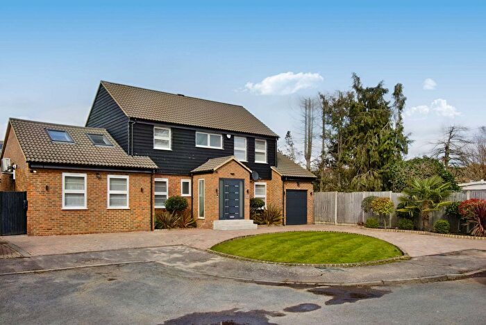 4 Bedroom Detached House For Sale In Grove Farm Park, Northwood, HA6