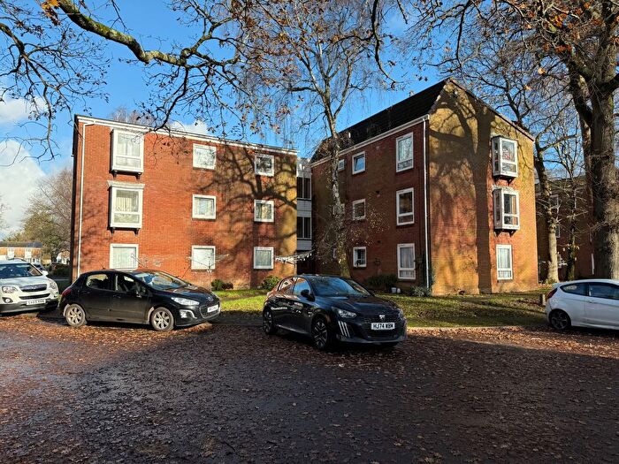 2 Bedroom Flat To Rent In Hasler Road, Poole, BH17