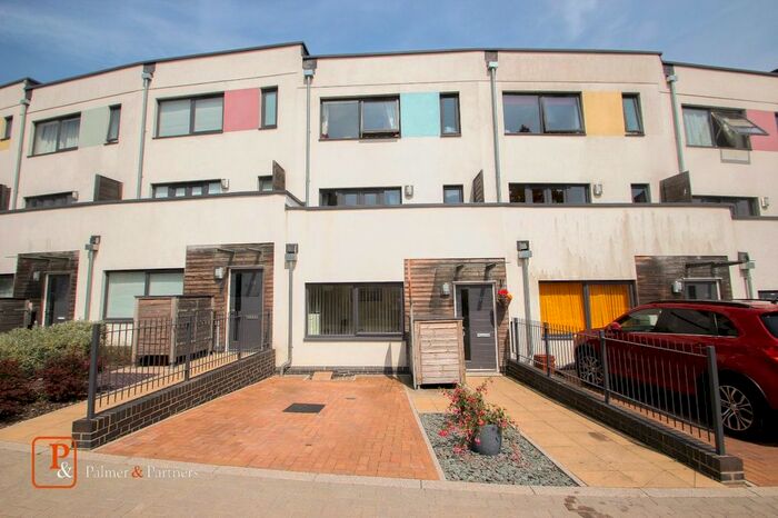 3 Bedroom Detached House To Rent In Jade Gardens, Colchester, Essex CO4