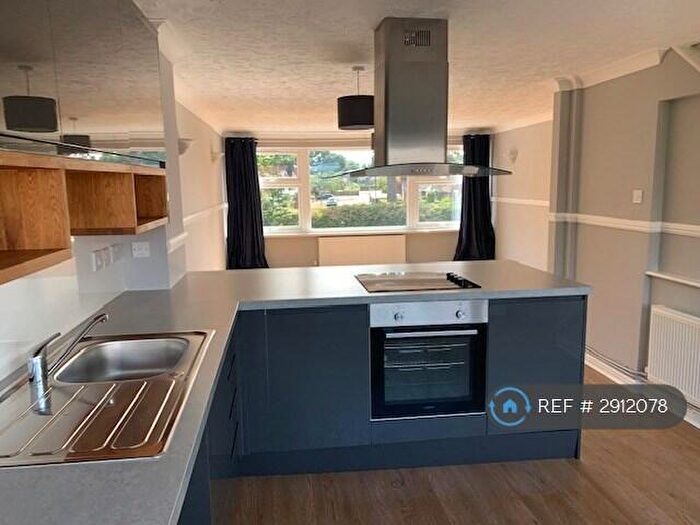 2 Bedroom Flat To Rent In The Wicket, Hythe, Southampton, SO45